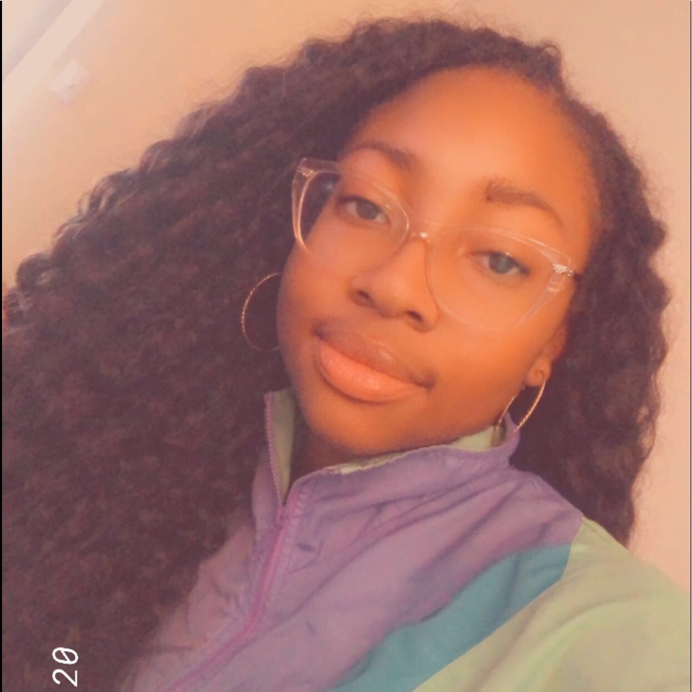 Meet your Posher, Myrissa